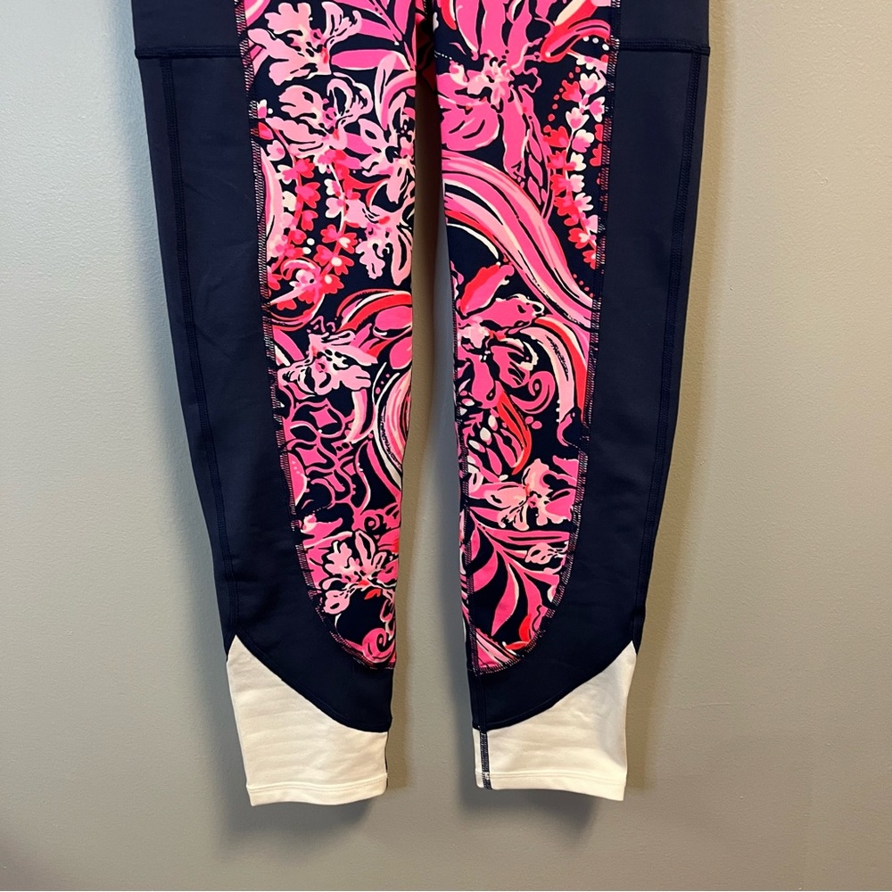 Lilly Pulitzer Weekender Mid-Rise Midi Legging Navy Flirty Fins & Feathers S NWT - Picture 10 of 16